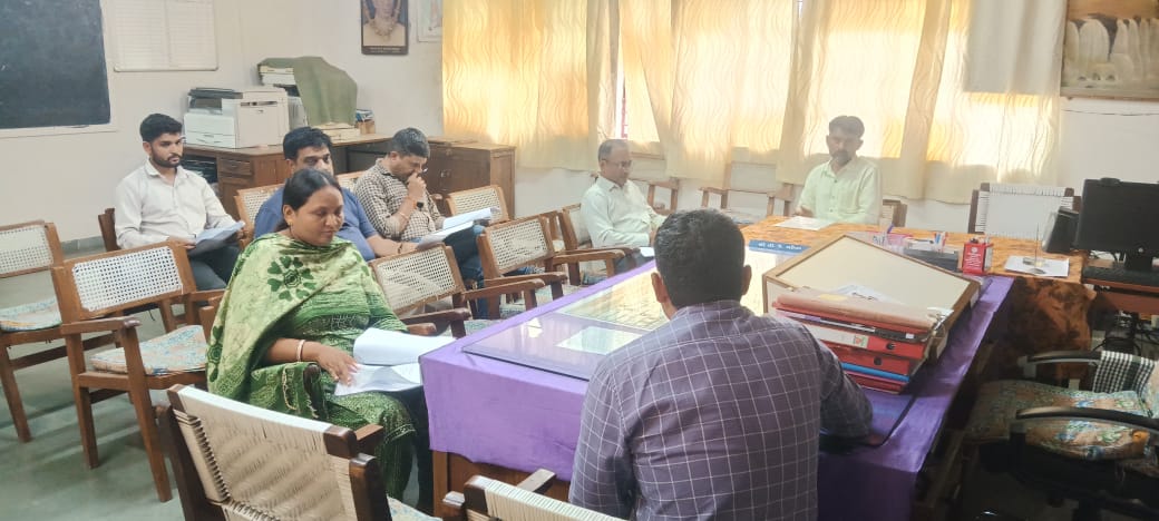 જિલ્લા રોજગાર અધિકારીના અધ્યક્ષ સ્થાને જિલ્લા વ્યવસાય માર્ગદર્શન સમિતિની બેઠક યોજાઈ