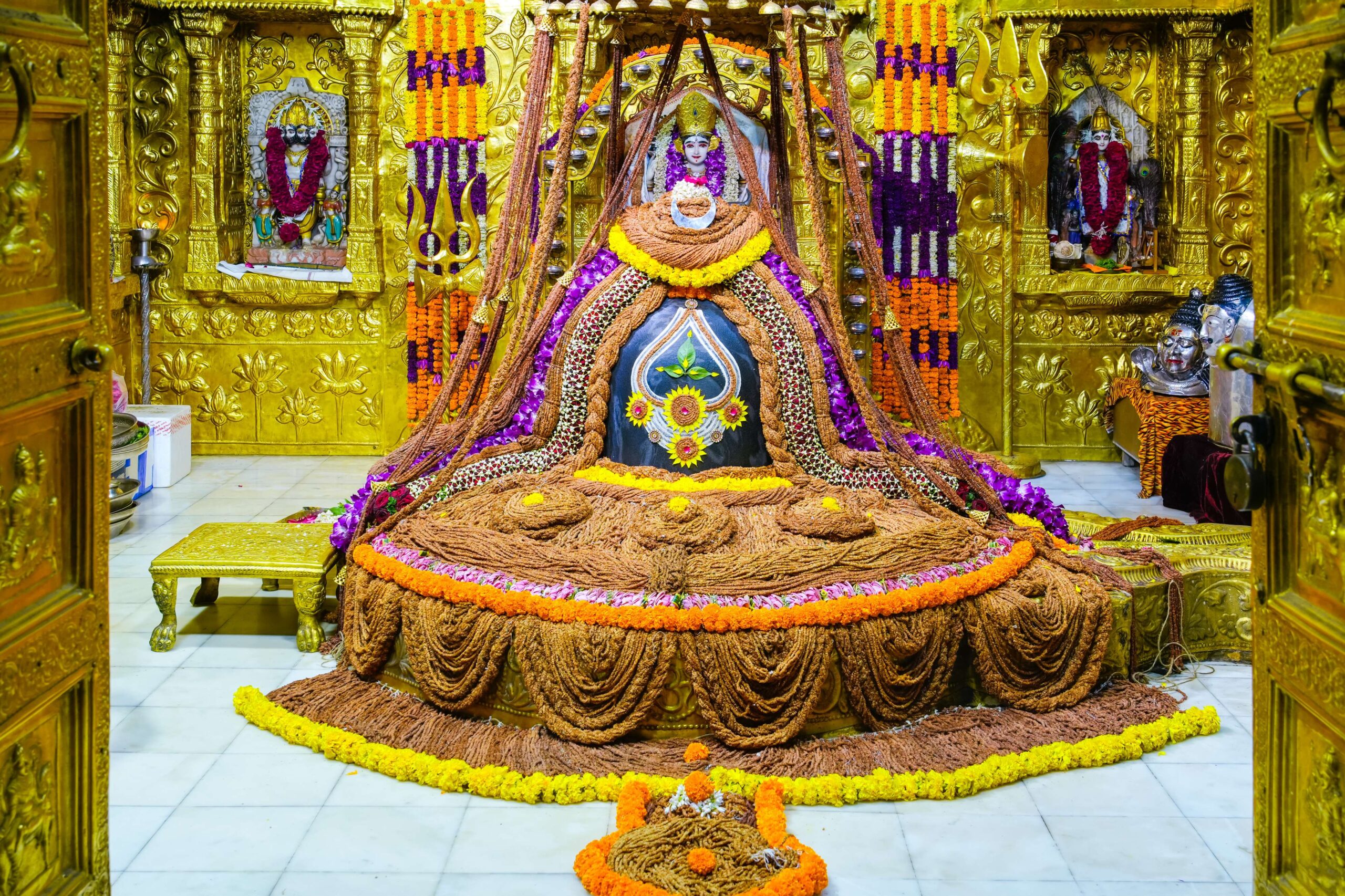 શ્રાવણ કૃષ્ણ દશમી પર સોમનાથ મહાદેવને બોરસલ્લી શૃંગાર કરાયો 
